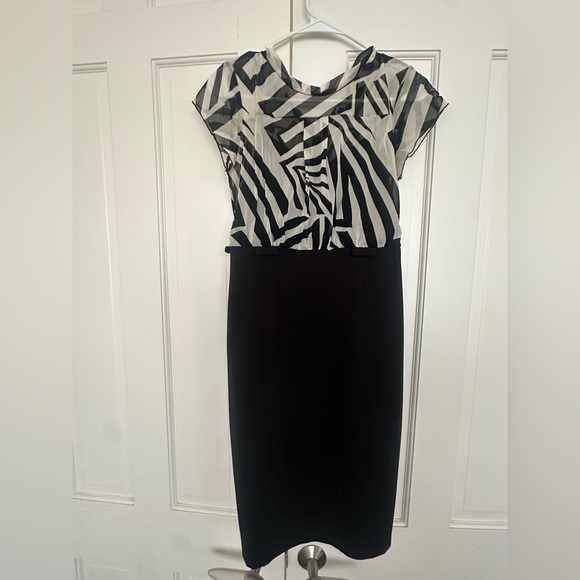 Calvin Klein Classic Black Pencil Skirt sz 2 $118 - Picture 3 of 8